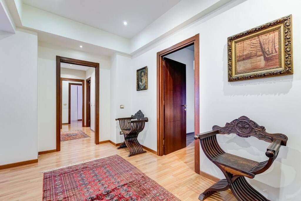 Exclusive Apartment In Eur Lake Roma Exterior foto