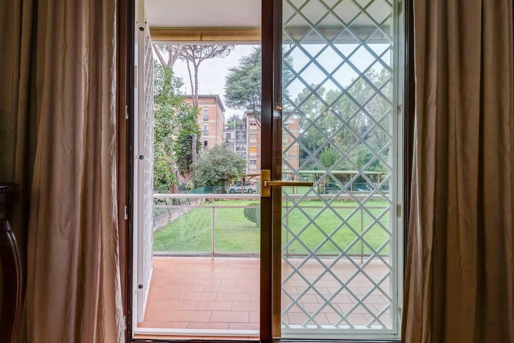 Exclusive Apartment In Eur Lake Roma Exterior foto