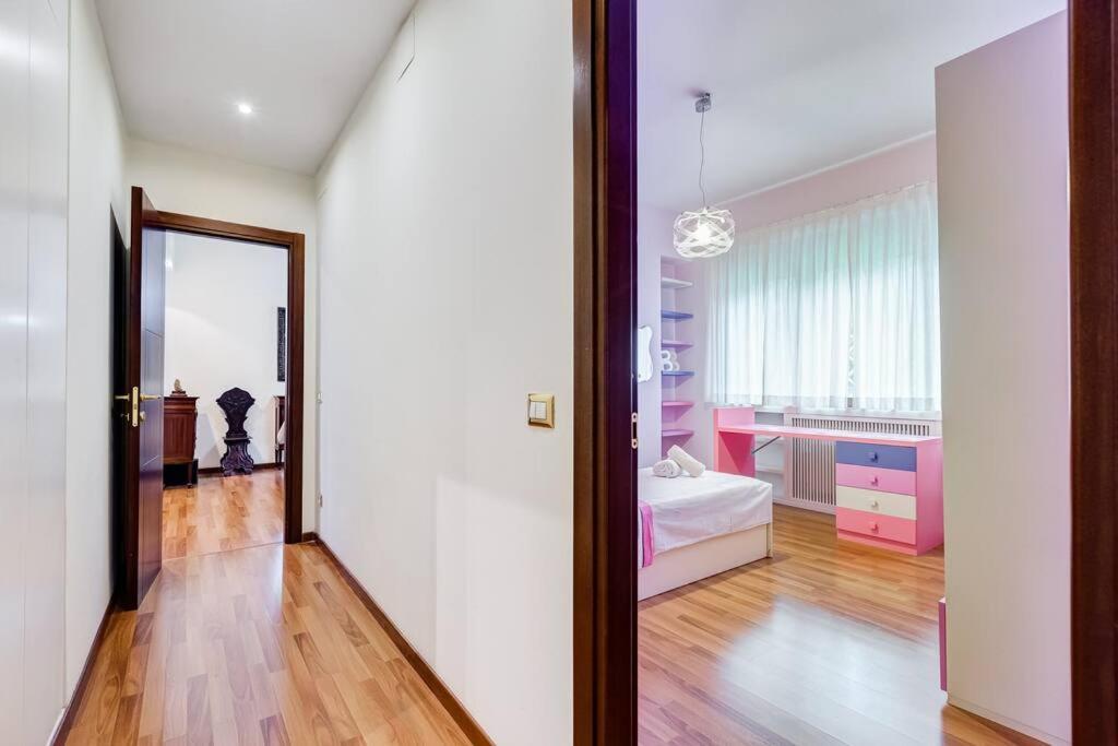 Exclusive Apartment In Eur Lake Roma Exterior foto