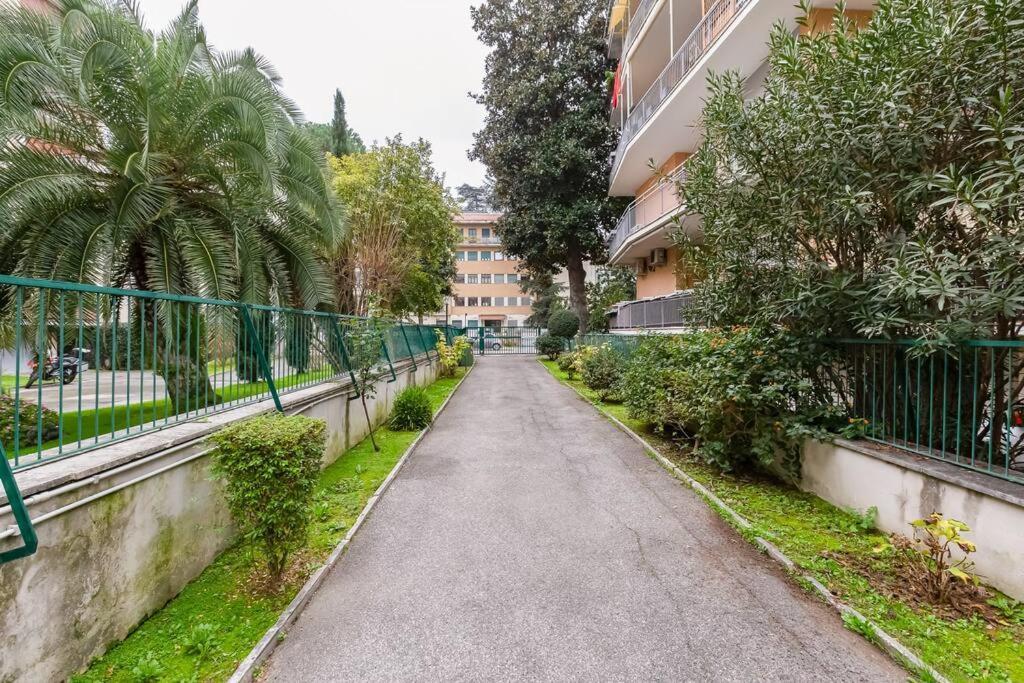 Exclusive Apartment In Eur Lake Roma Exterior foto