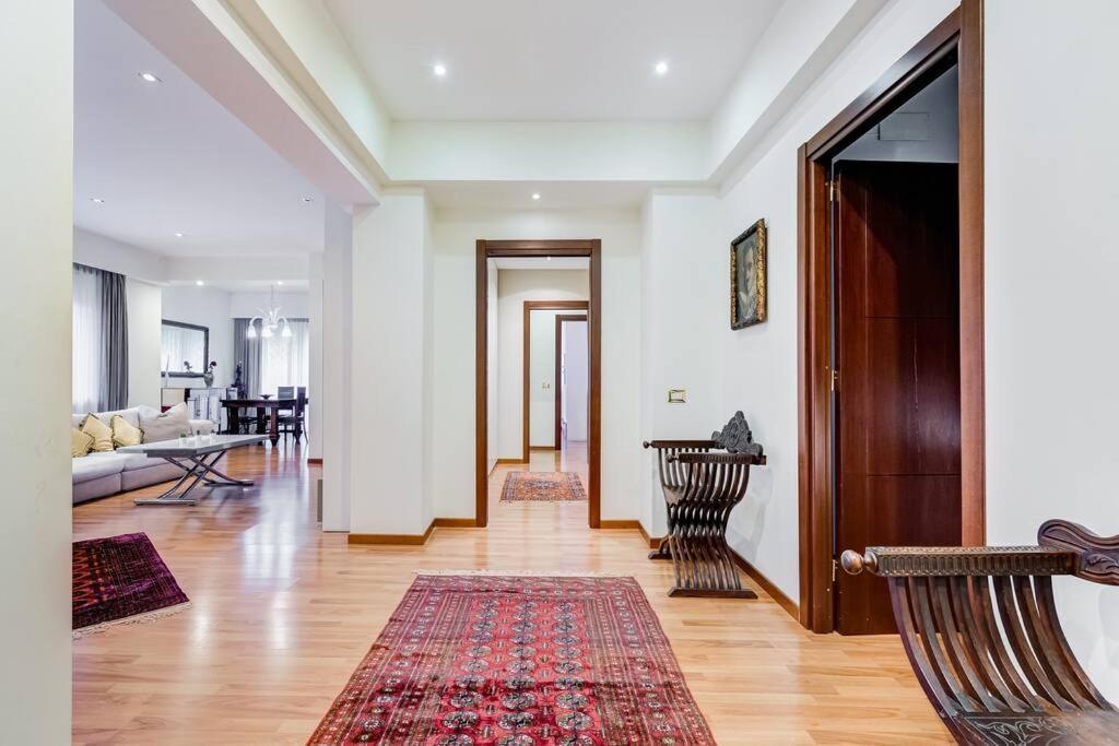 Exclusive Apartment In Eur Lake Roma Exterior foto