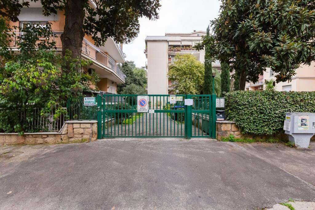 Exclusive Apartment In Eur Lake Roma Exterior foto