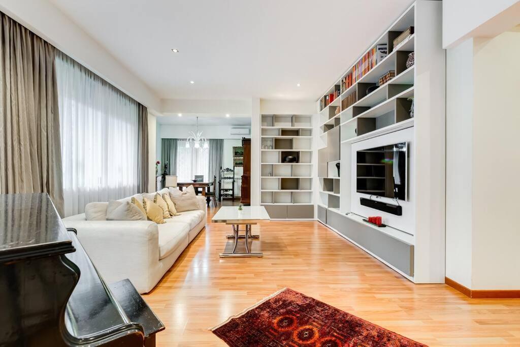 Exclusive Apartment In Eur Lake Roma Exterior foto
