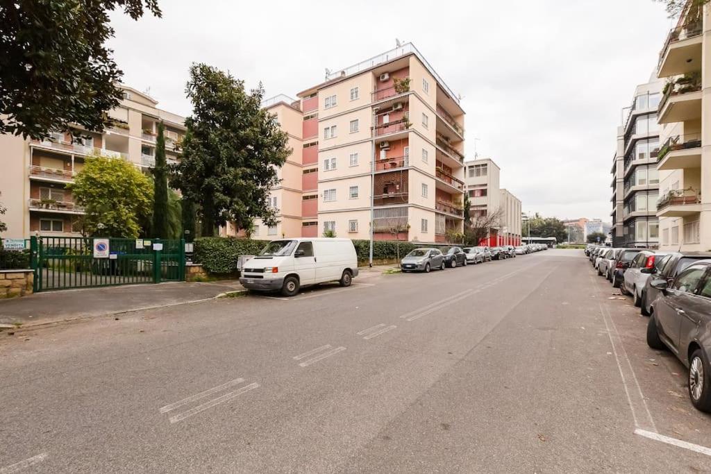 Exclusive Apartment In Eur Lake Roma Exterior foto