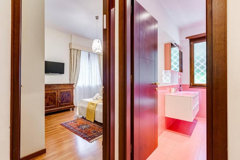 Exclusive Apartment In Eur Lake Roma Exterior foto