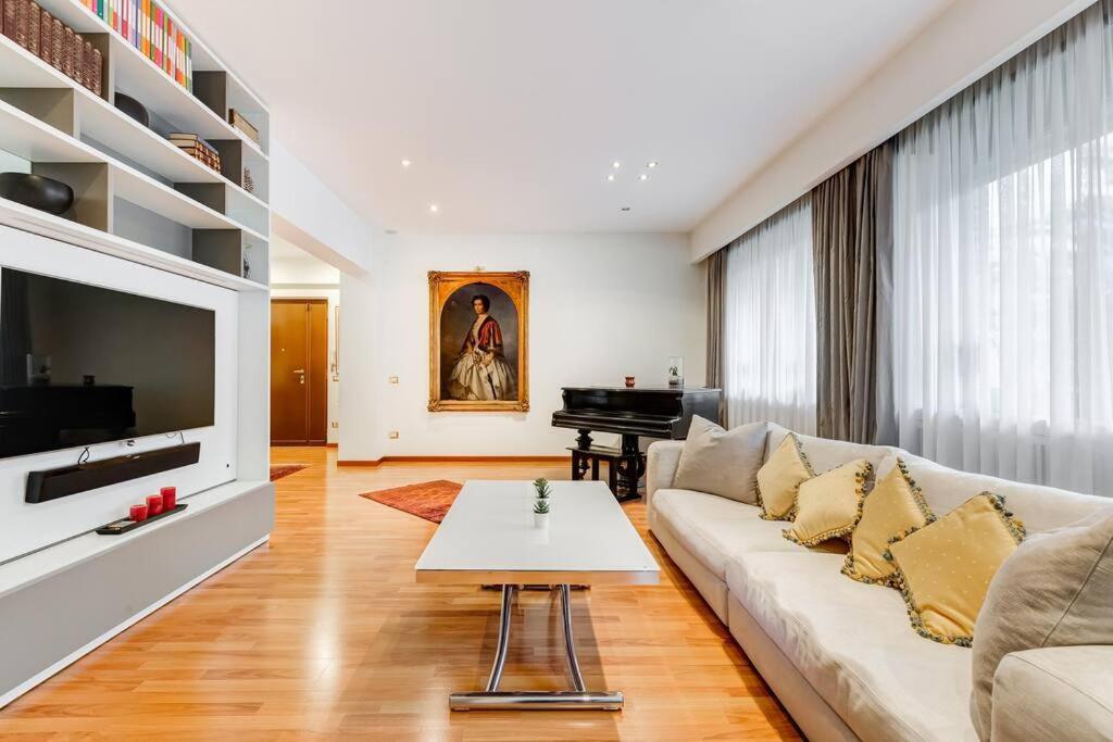 Exclusive Apartment In Eur Lake Roma Exterior foto